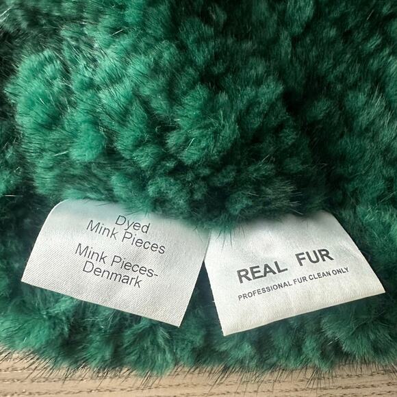 Real Fur beanie hat Green Poms - Picture 3 of 6